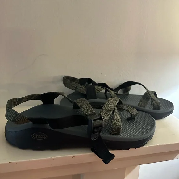 CHACO Hiking SPORTS Sandals Straps Green GEOMETRIC. - we-bc.ca display picture 1